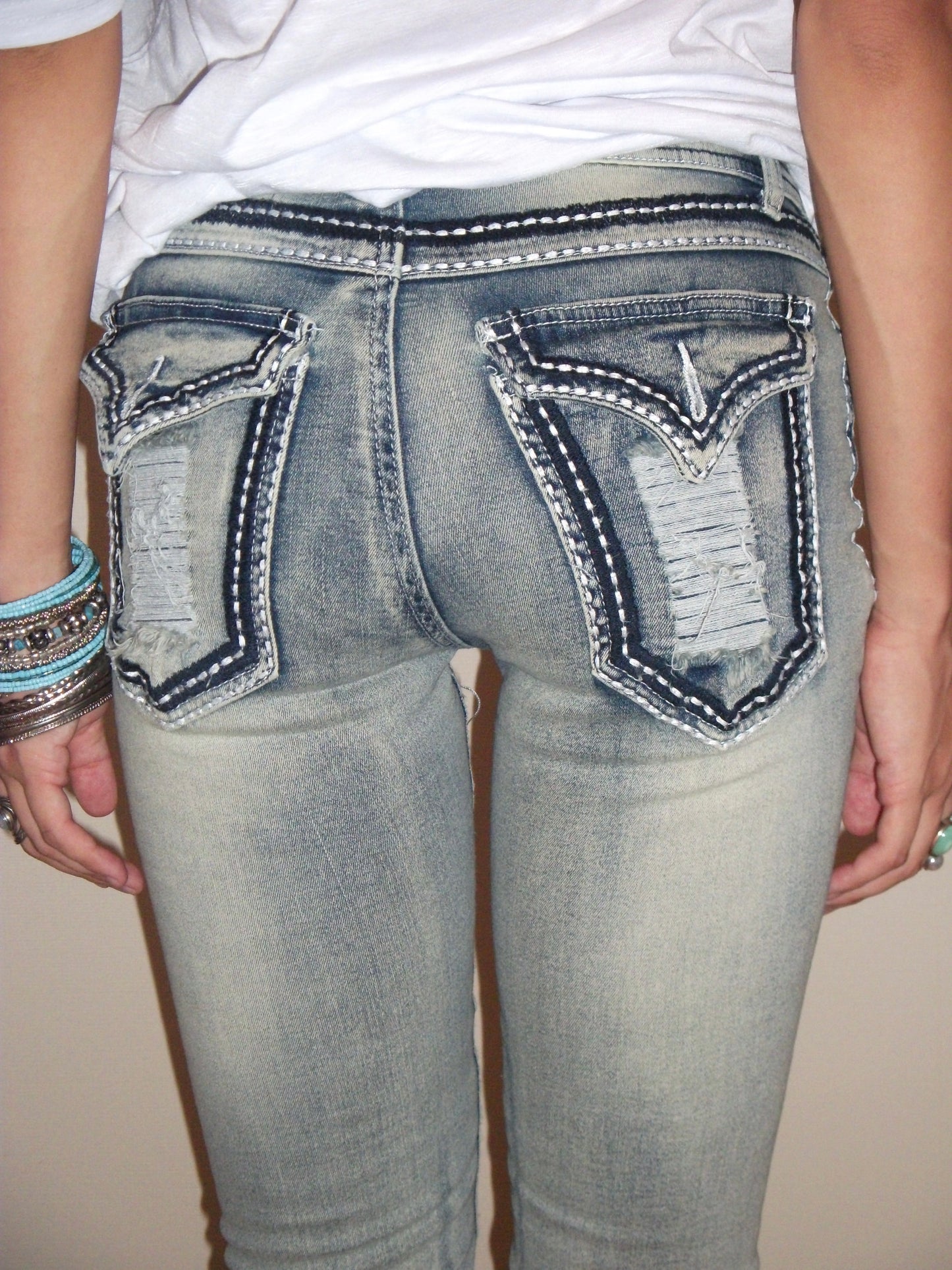 Low Rise Damage Wash Jeans